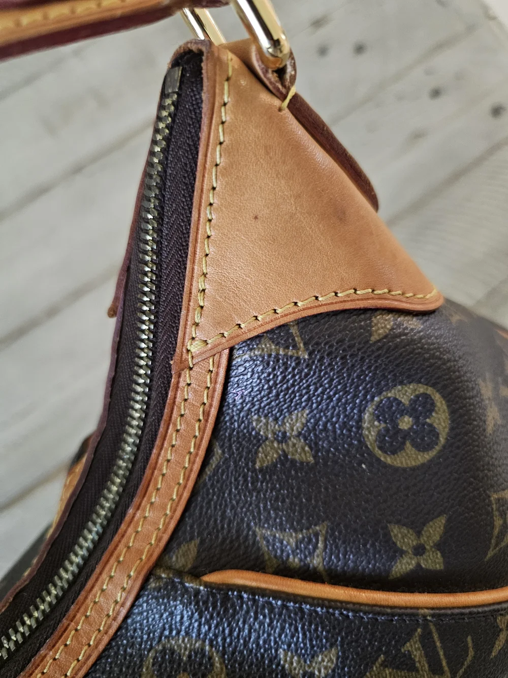 Louis Vuitton Thames GM Brown Monogram Canvas Hobo Bag
